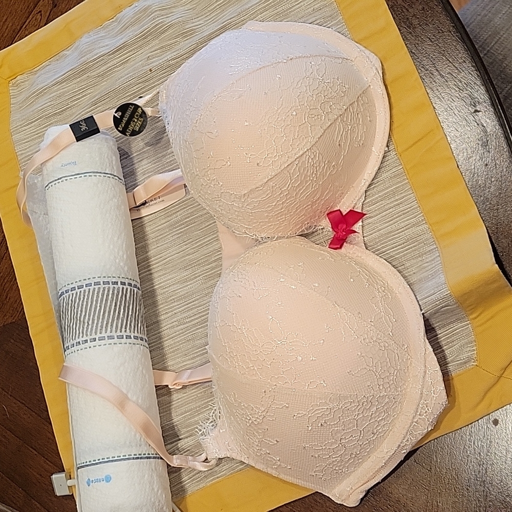 Victoria Secret Bombshell bra